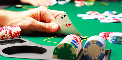 Luật chơi game bài poker ae888
